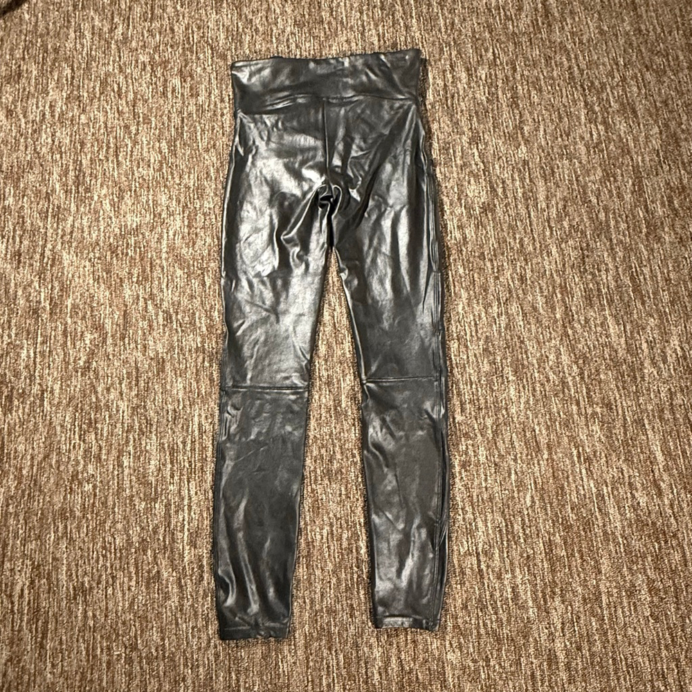SPANX Women’s Black Faux Leather Hip Zip Leggings M New $128 - Picture 5 of 14
